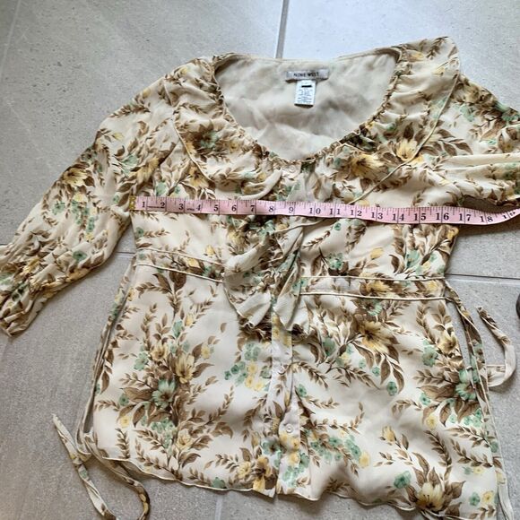 Nine West Chiffon Floral Blouse Size 2 - Picture 3 of 6